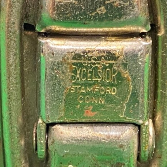 Durable Military First Aid Box, Hard Plastic Construction with Hinges, Handle - Picture 4 of 10